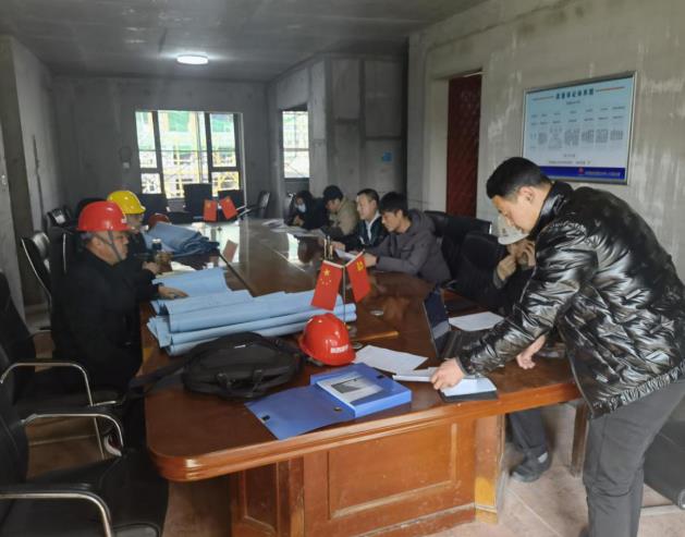 綠宇公司：藍(lán)山水岸項(xiàng)目部積極進(jìn)行項(xiàng)目圖紙答疑 石材樣品確定工作