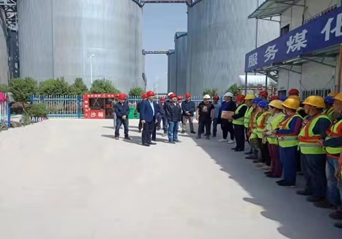 陜西神渭煤炭管道運(yùn)輸有限責(zé)任公司領(lǐng)導(dǎo)深入施工現(xiàn)場對一線參建人員慰問