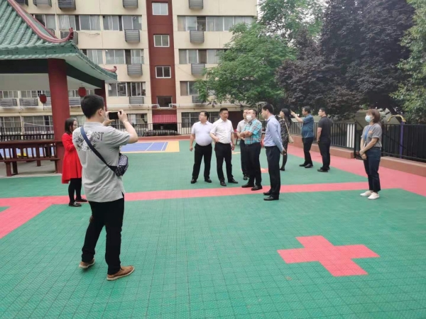 國務(wù)院住建部領(lǐng)導蒞臨陜煤建設(shè)老舊小區(qū)改造項目部光明小區(qū)指導工作