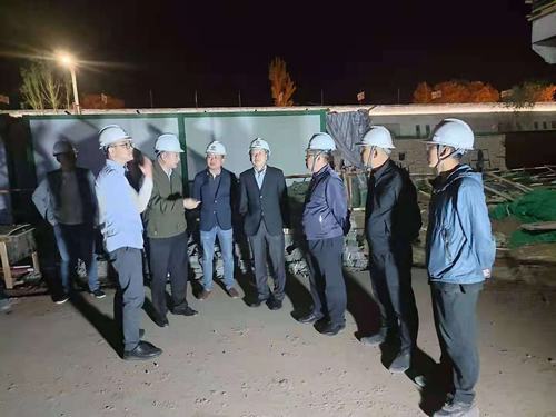 陜西旅游集團有限公司董事長蒞臨陜煤建設(shè)銅煤公司承建的延安保育院劇場項目檢查指導工作