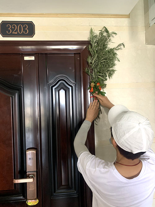 陜煤建設(shè)公司開展“艾葉飄香、情滿端午”活動(dòng)