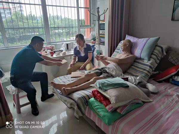 陜煤建設(shè)礦建二公司黨總支開展困難黨員慰問活動