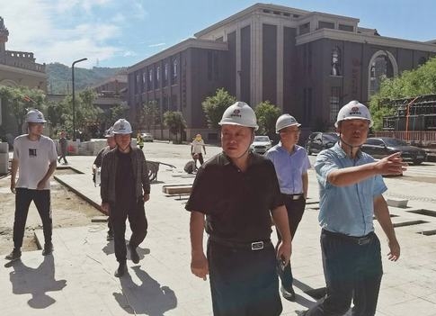 公司領(lǐng)導(dǎo)寧興剛深入延安新保育院項目檢查指導(dǎo)工作