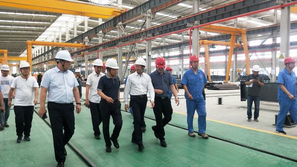 榆林市副市長陳忠蒞臨榆林市杭蕭綠色鋼結(jié)構(gòu)產(chǎn)業(yè)制造基地項目調(diào)研指導工作