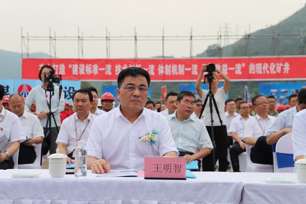 陜煤建設(shè)承建的王峰煤礦主斜井、二期工程正式復(fù)工