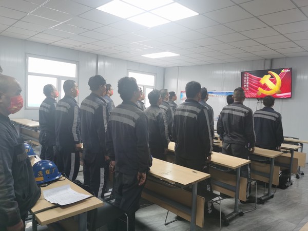 陜煤建設(shè)洗選煤運(yùn)營(yíng)公司紅柳林洗煤廠(chǎng)項(xiàng)目部: “紅色”+“堅(jiān)守”吹響號(hào)角慶國(guó)慶