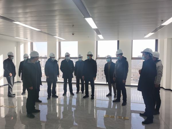 榆林市副市長陳忠一行蒞臨陜煤建設(shè)榆林公司高級人才創(chuàng)業(yè)活動中心改造工程項目調(diào)研指導(dǎo)工作