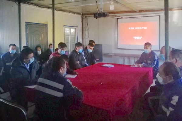 陜煤建設(shè)洗選煤運(yùn)營(yíng)公司第一項(xiàng)目部：施工現(xiàn)場(chǎng)送“清風(fēng)”