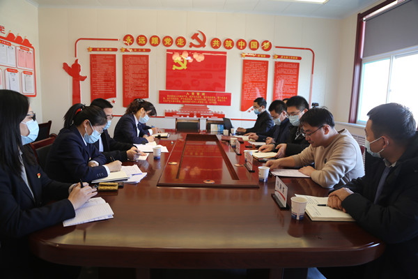 陜煤集團黨支部標(biāo)準(zhǔn)化督導(dǎo)組蒞臨機電安裝公司機關(guān)黨支部進行督導(dǎo)檢查