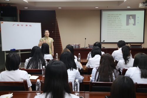 陜煤建設路橋分公司：關愛女職工，情滿半邊天