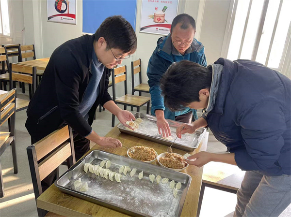 堅(jiān)守項(xiàng)目現(xiàn)場(chǎng)，別樣溫暖瞬間