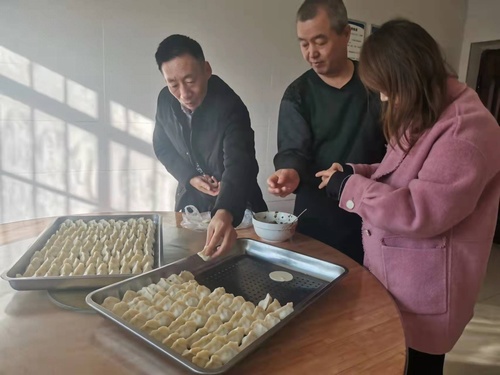 陜煤建設(shè)路橋分公司渭南項(xiàng)目部眾志成城共抗疫，細(xì)微之處暖人心