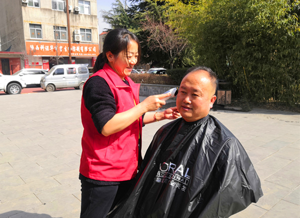 陜煤建設(shè)礦建三公司：向春天報(bào)到 ！學(xué)雷鋒我們來了