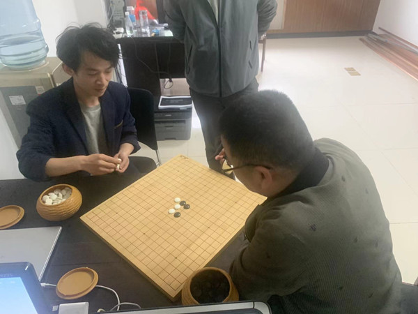 陜煤建設(shè)咸陽(yáng)分公司第二項(xiàng)目部：喜迎“五一”勞動(dòng)節(jié)，生產(chǎn)娛樂“兩不誤”