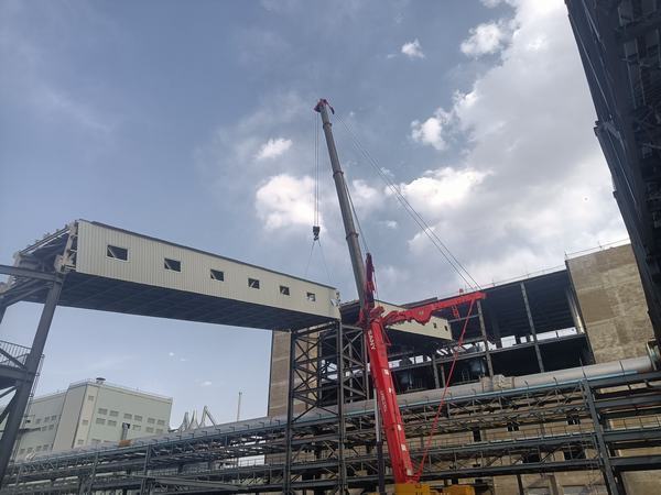 陜煤建設榆林公司神木電石棧橋工程桁架吊裝4天完成13跨，跑出項目“加速度”