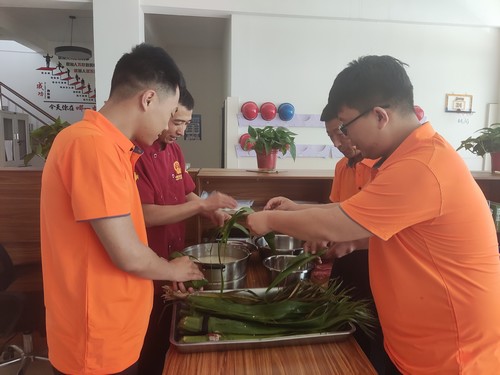 粽葉飄香迎安康！陜煤建設(shè)路橋分公司各基層項(xiàng)目部開展迎端午系列活動(dòng)