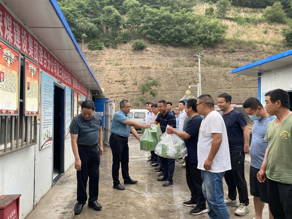 陜煤建設(shè)澄合分公司全面啟動一線“送清涼”行動