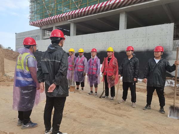 陜煤建設(shè)咸陽(yáng)公司第九項(xiàng)目部:開(kāi)展防汛應(yīng)急演練，增強(qiáng)防汛防澇各環(huán)節(jié)銜接硬度