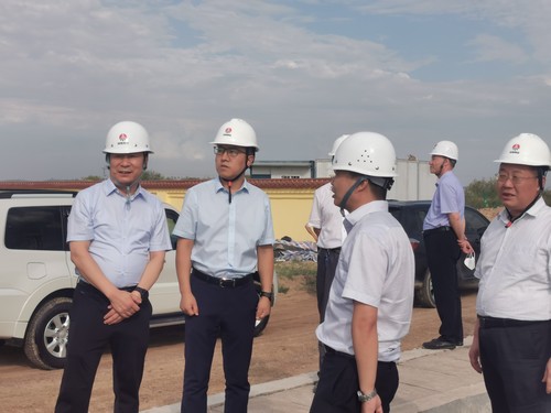 陜煤集團(tuán)基本建設(shè)管理部總經(jīng)理李仰東一行蒞臨陜煤建設(shè)榆陽(yáng)煤炭物流園區(qū)項(xiàng)目調(diào)研指導(dǎo)工作