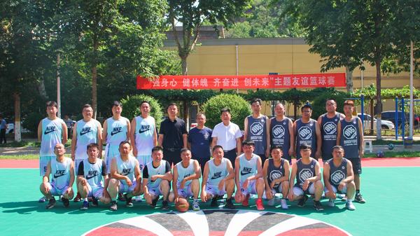 陜煤建設(shè)銅煤公司開展“強(qiáng)身心 健體魄 齊奮進(jìn) 創(chuàng)未來”主題籃球友誼賽