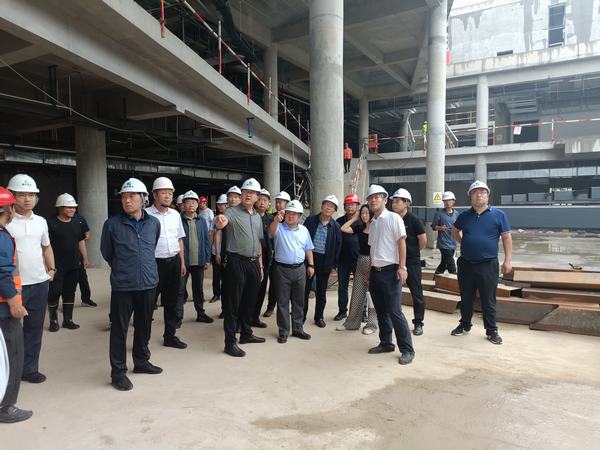 榆林城投集團(tuán)黨委書記、董事長(zhǎng)、總經(jīng)理郝君一行深入陜煤建設(shè)榆林公司施工項(xiàng)目檢查指導(dǎo)工作