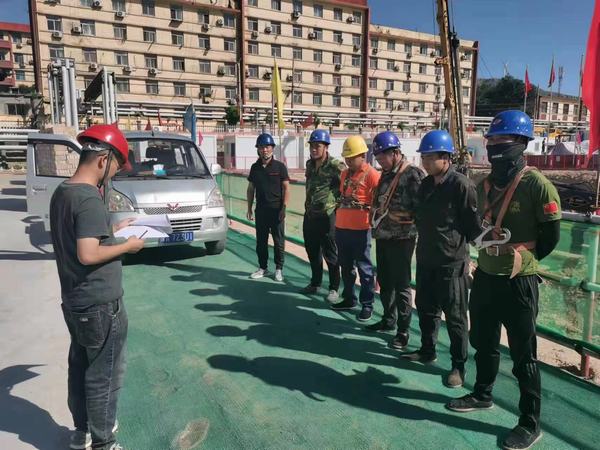 陜煤建設(shè)韓城分公司土建六項目部：戰(zhàn)高溫 斗酷暑 建設(shè)項目不停步