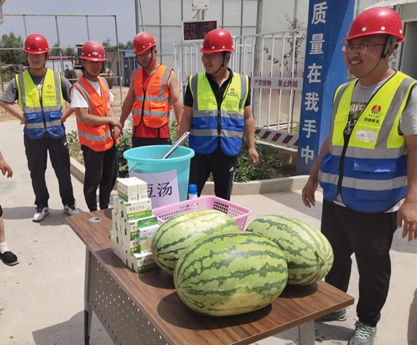 陜煤建設(shè)咸陽(yáng)分公司第九項(xiàng)目部:不服“暑”，戰(zhàn)高溫