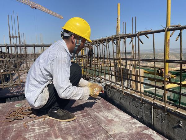 陜煤建設(shè)韓城分公司：不服“暑”！他們和太陽(yáng)肩并肩