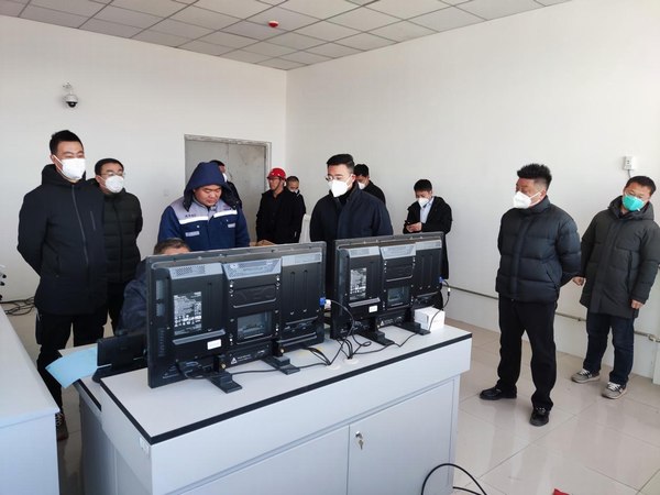 陜西榆橫鐵路有限責任公司黨委書記、董事長馮斌蒞臨榆陽煤炭物流園區(qū)項目檢查指導(dǎo)工作