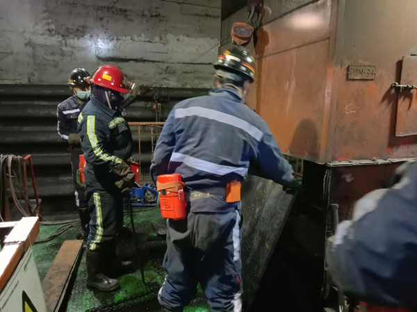 陜煤建設機電安裝公司：喜度良宵辭舊歲，元旦工程檢修忙