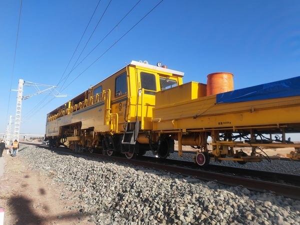 奮戰(zhàn)不停歇，陜煤建設路橋分公司靖神鐵路項目部完成多個節(jié)點目標任務