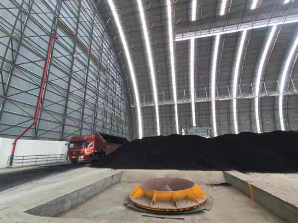 陜煤建設(shè)韓城分公司土建十六項目部承建的榆陽煤炭物流園區(qū)儲煤棚順利交接