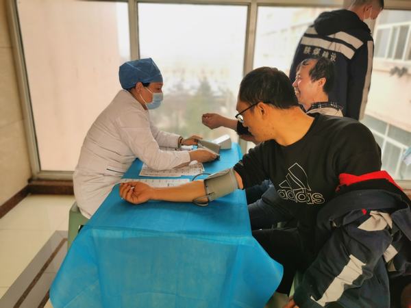 陜煤建設(shè)集團(tuán)洗選煤運(yùn)營(yíng)公司澄合山陽運(yùn)營(yíng)項(xiàng)目部：新添舉措嚴(yán)把職工“健康關(guān)”