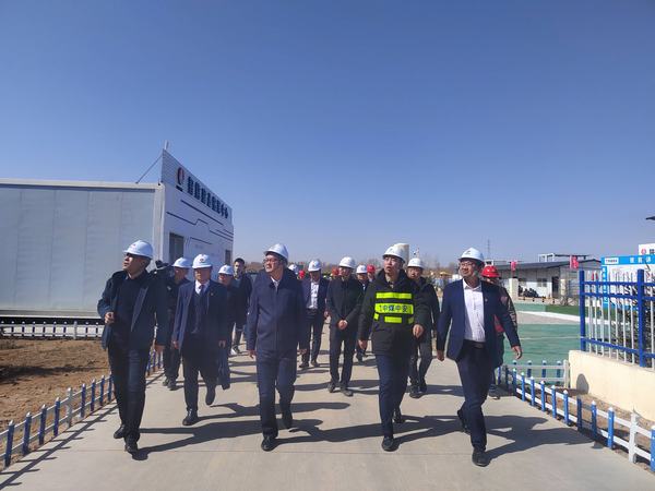 榆林市委副書記、市委黨校校長(zhǎng)李雄斌一行蒞臨榆林市委黨校新校區(qū)建設(shè)項(xiàng)目檢查指導(dǎo)工作