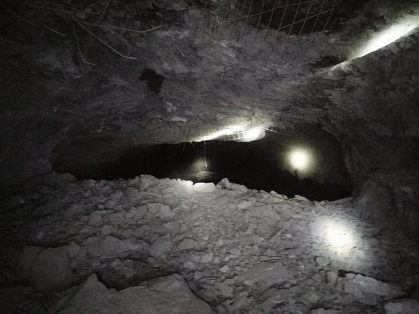 陜煤建設(shè)礦建二公司王峰項(xiàng)目部：礦用盾構(gòu)機(jī)/TBM掘進(jìn)機(jī)組裝始發(fā)硐室與瓦斯抽采專(zhuān)用進(jìn)風(fēng)巷順利貫通