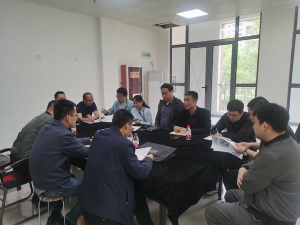 陜煤建設(shè)承建的藍(lán)山水岸項(xiàng)目順利通過竣工驗(yàn)收