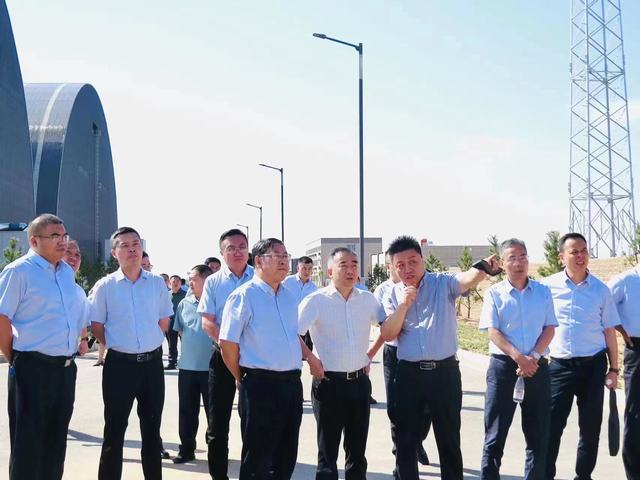 運銷集團董事長楊科生深入榆陽煤炭物流園區(qū)項目工程檢查指導工作