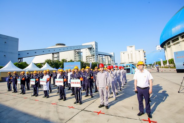 陜煤建設(shè)成功舉辦高處墜落突發(fā)事件應(yīng)急救援演練