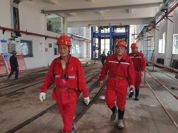 王明智、楊讓順深入陜煤建設(shè)礦建二公司王峰項(xiàng)目部檢查指導(dǎo)工作