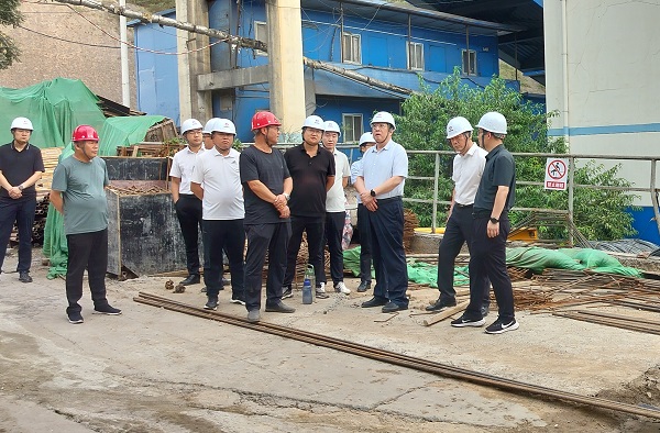 彬長集團黨委書記、董事長白永明一行深入陜煤建設渭南分公司第三項目部檢查指導