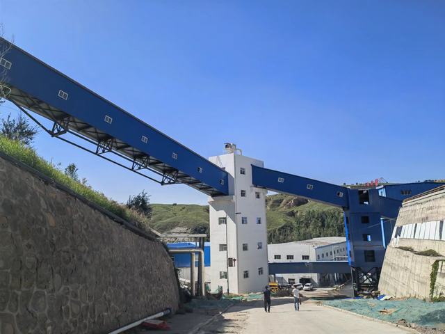 陜煤建設韓城分公司承建的涌鑫礦業(yè)安山礦煤矸石充填綜合治理項目順利通過竣工驗收