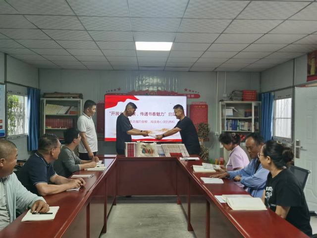 陜煤建設(shè)韓城分公司土建十二項(xiàng)目部：“四色閱讀”點(diǎn)亮讀書燈，讓生活溢滿書香