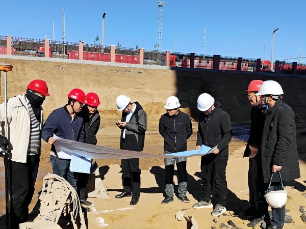 陜煤建設(shè)渭南分公司承建的小保當選煤廠技術(shù)改造建設(shè)項目2號原煤倉樁基工程順利通過基坑驗收