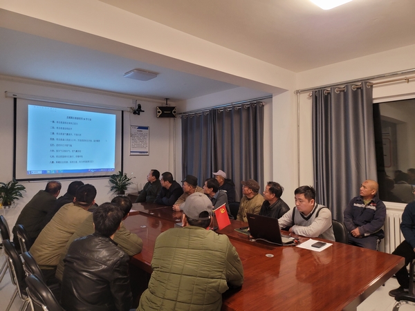 陜煤建設(shè)渭南分公司第二安裝項目部自救器實操大比拼為安全生產(chǎn)保駕護航