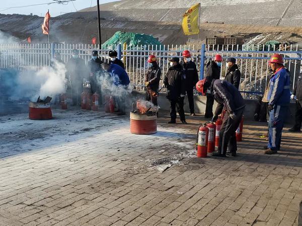 陜煤建設煤礦運營服務分公司：“三落實三確?！贝龠M“百日安全規(guī)范行”活動順利推進