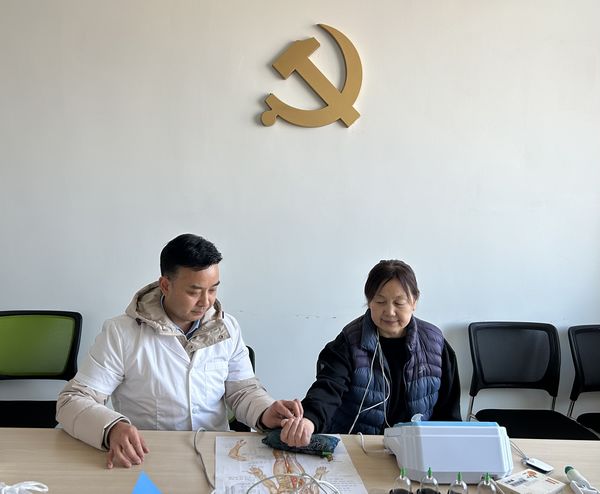 陜煤建設天工公司：關愛員工“零距離” 中醫(yī)義診暖人心