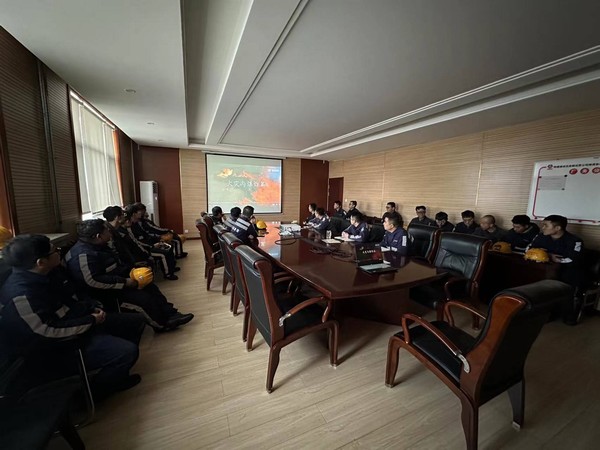 陜煤建設(shè)洗選煤運(yùn)營(yíng)公司神渭首端運(yùn)營(yíng)項(xiàng)目部： 百日安全有時(shí)限  工作安全無(wú)時(shí)限