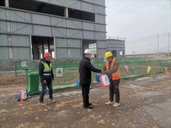 陜煤建設(shè)咸陽分公司第二項目部：元旦送溫暖 慰問進(jìn)基層