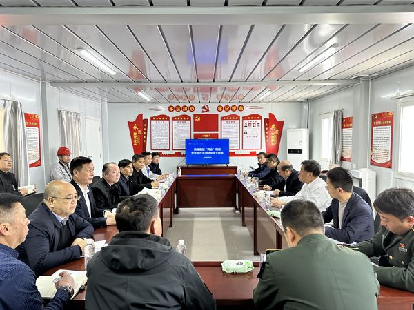 陜煤集團總經(jīng)理助理李厚志一行蒞臨陜煤建設(shè)開展“兩會”期間安全大檢查和專題培訓活動