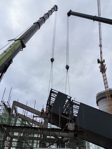 陜煤建設(shè)天工公司“雙機(jī)抬吊”貫通點(diǎn)火“主動脈”